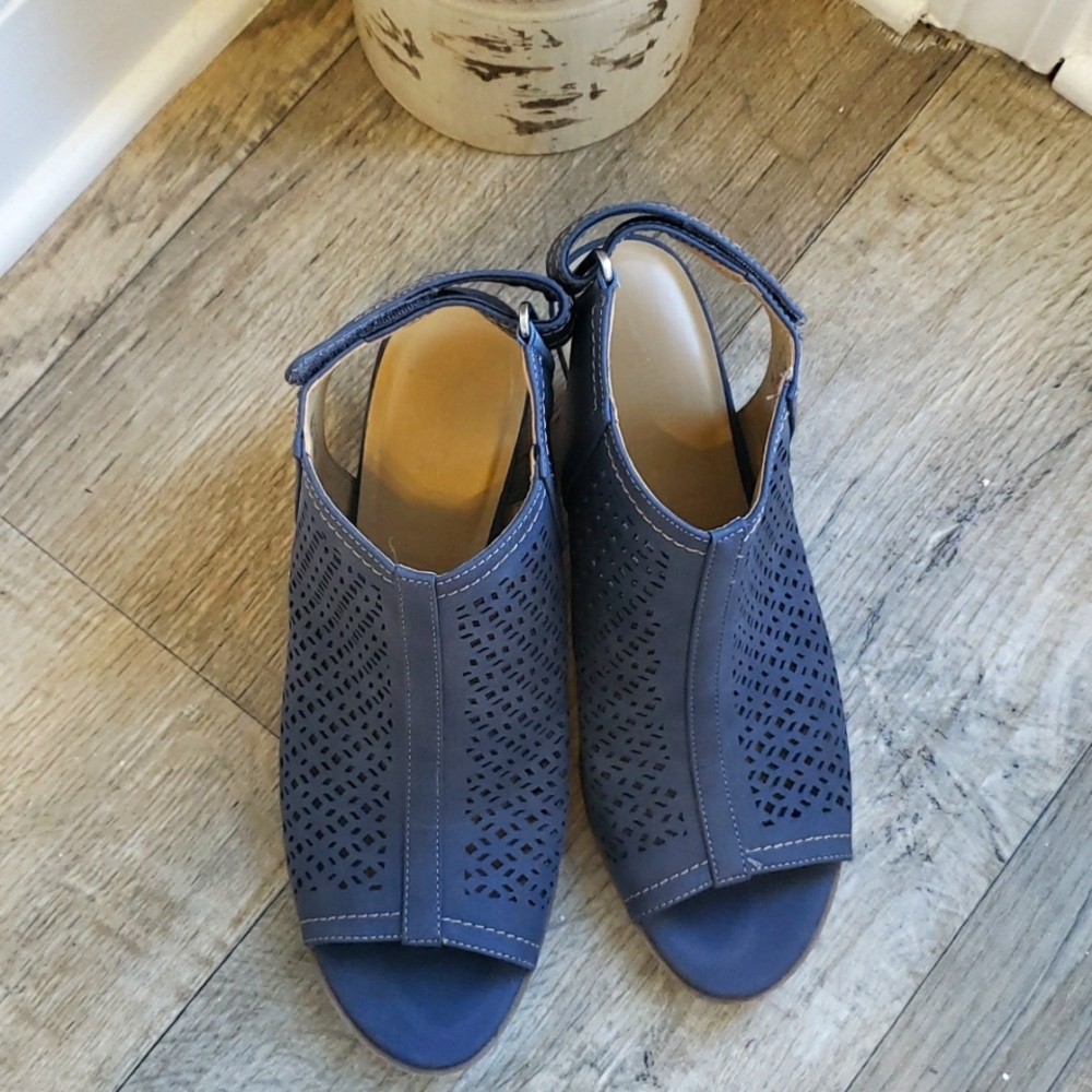 Naturalizer Tolan Sandal - Picture 8 of 14